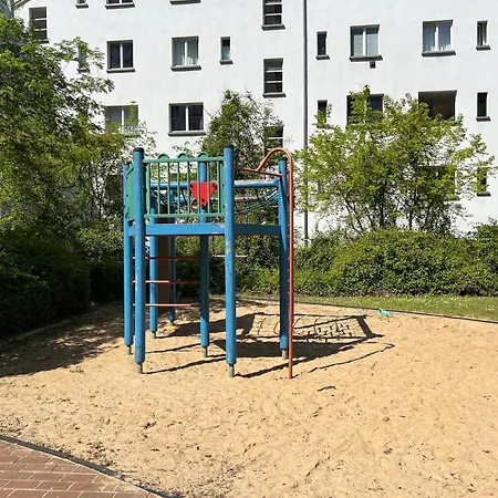 Alexa Chic Design Up To 5 Persons - Paid Parking - Superfast Wifi *