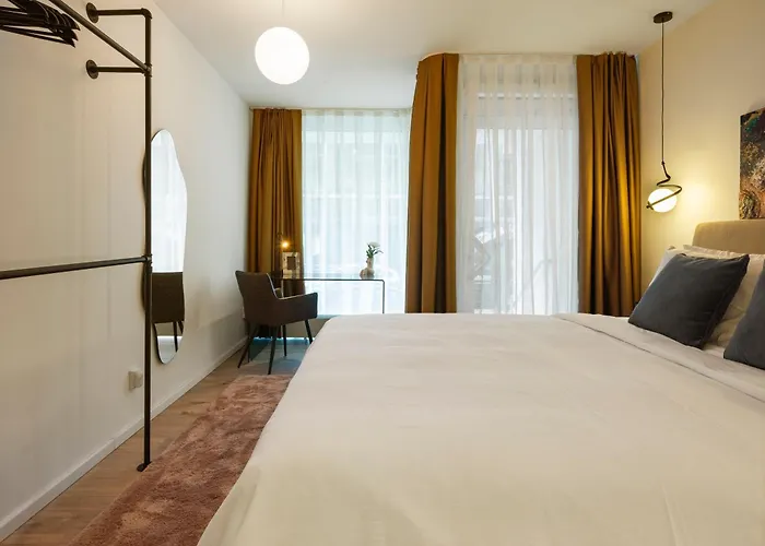 Alexa Chic Design Up To 5 Persons - Paid Parking - Superfast Wifi Apartamento