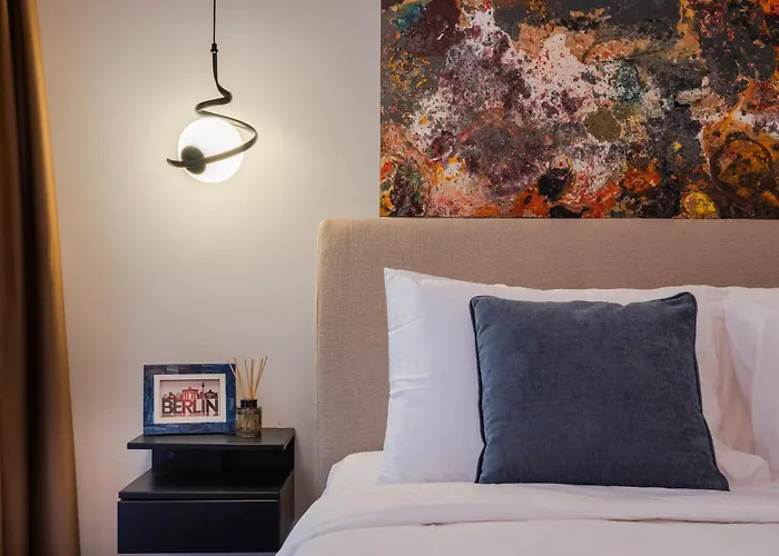 Alexa Chic Design Up To 5 Persons - Paid Parking - Superfast Wifi *