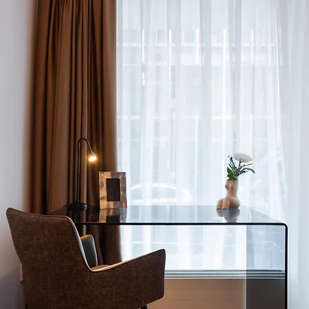 Alexa Chic Design Up To 5 Persons - Paid Parking - Superfast Wifi דירה ברלין