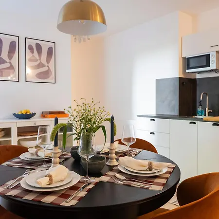 Alexa Chic Design Up To 5 Persons - Paid Parking - Superfast Wifi ברלין