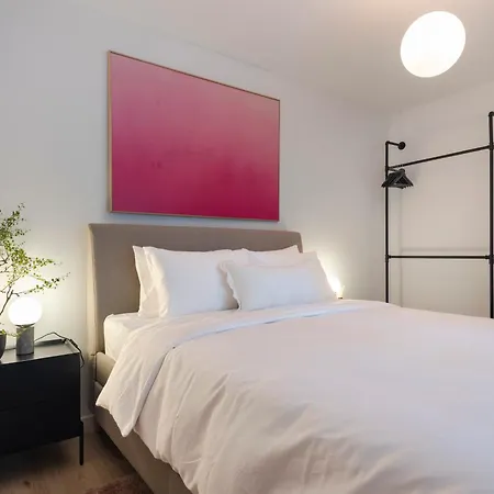 Alexa Chic Design Up To 5 Persons - Paid Parking - Superfast Wifi דירה ברלין