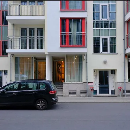 Alexa Chic Design Up To 5 Persons - Parking - Superfast Wifi Apartment *