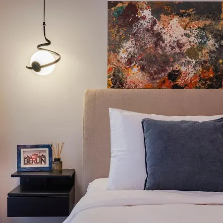Alexa Chic Design Up To 5 Persons - Parking - Superfast Wifi * Berlin