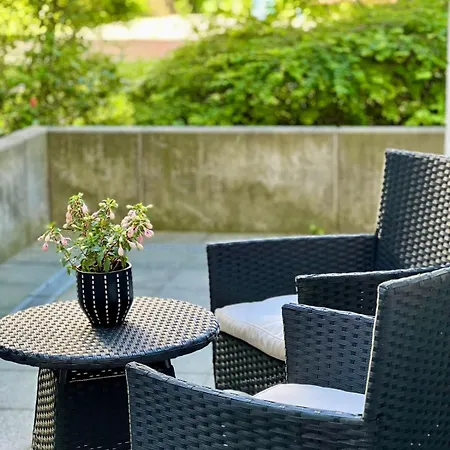 شقة Alexa Chic Design Up To 5 Persons - Paid Parking - Superfast Wifi