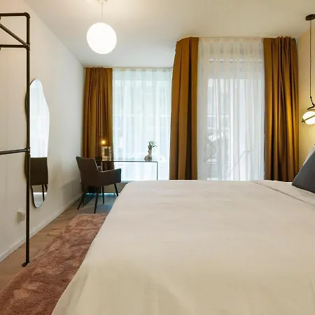 Alexa Chic Design Up To 5 Persons - Parking - Superfast Wifi Apartment *