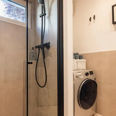 شقة Alexa Chic Design Up To 5 Persons - Paid Parking - Superfast Wifi *
