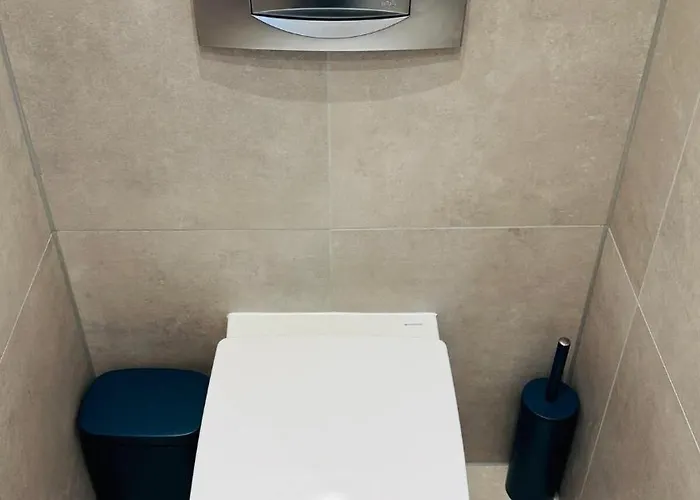 Alexa Chic Design Up To 5 Persons - Paid Parking - Superfast Wifi شقة برلين