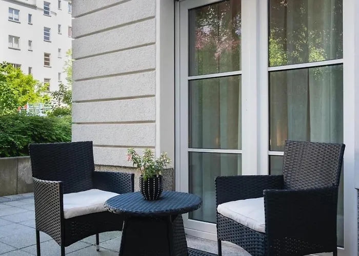 Alexa Chic Design Up To 5 Persons - Paid Parking - Superfast Wifi *