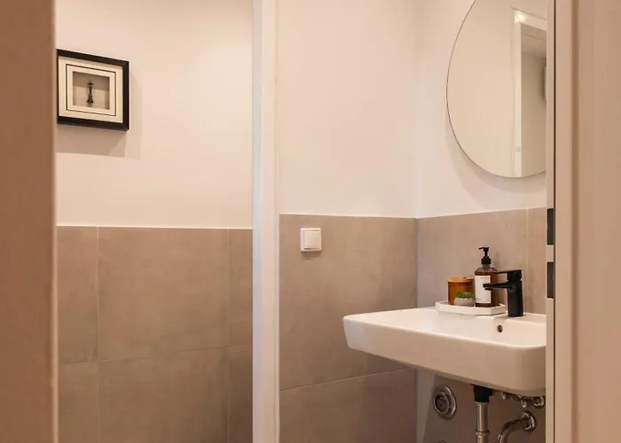 Alexa Chic Design Up To 5 Persons - Paid Parking - Superfast Wifi * برلين